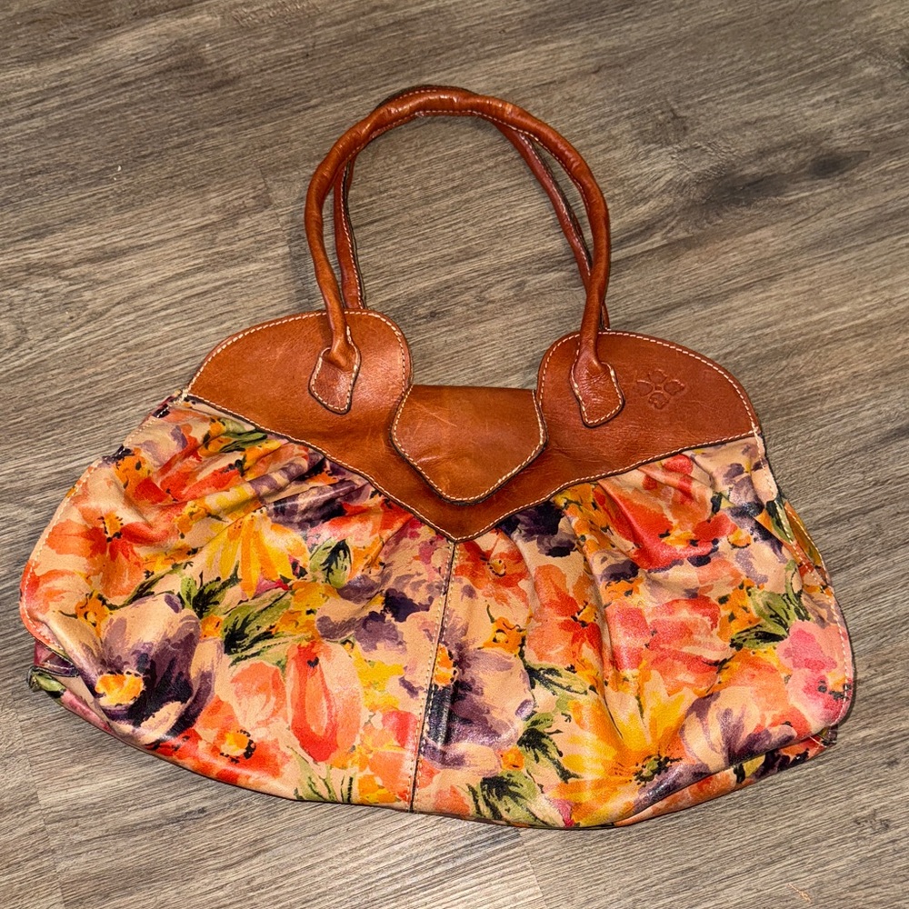 Patricia Nash Lione satchel in a multi-floral print leather bag